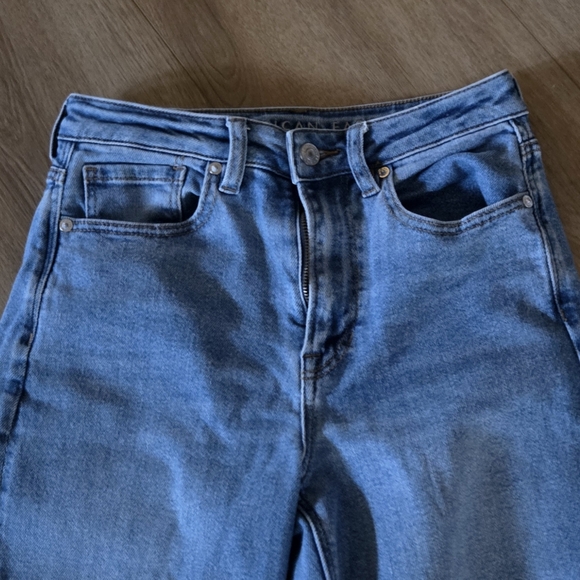 American Eagle‎ Stretch Mom High Rise Medium Wash Ankle Jeans - Picture 3 of 6